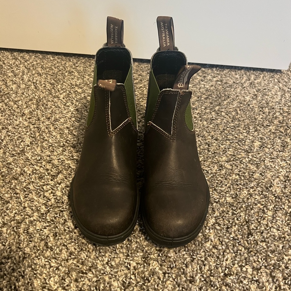 Women’s #519 Blundstones, size 3 AU/UK